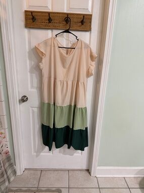 SHEIN Colorblock Tiered Midi Dress in Cream and Green